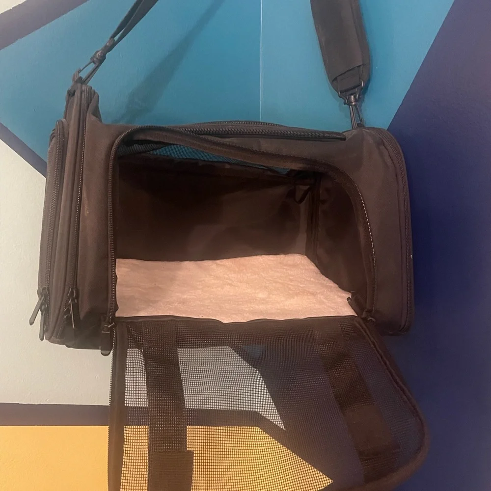 Small dog carrier tsa approved